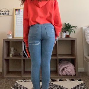 Light wash Highwaisted American Eagle jeans